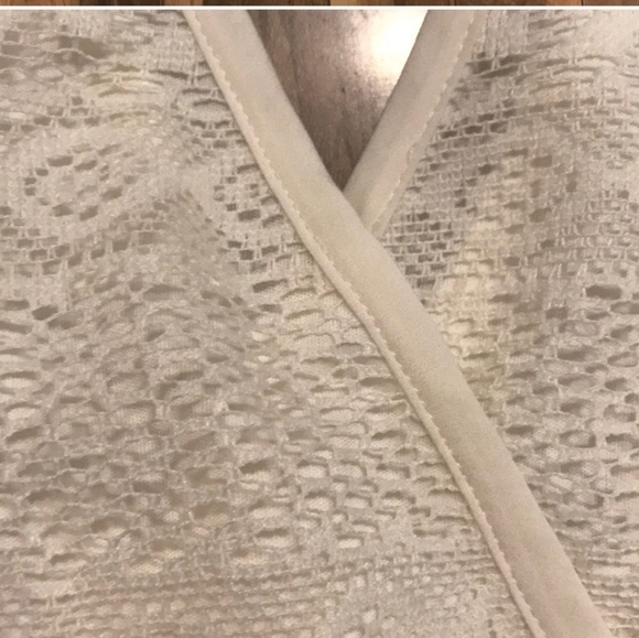 NWOT BAND OF GYPSIES FOR ANTHRO WHITE LACE V-NECK ROMPER LINED SO BEAUTIFUL - Picture 4 of 9